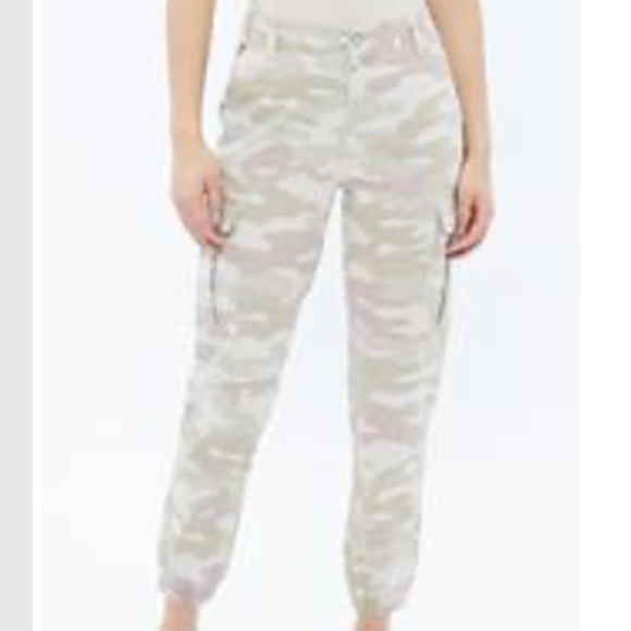 Aeropostale High Rise Relaxed Cargo Jogger - Picture 1 of 2